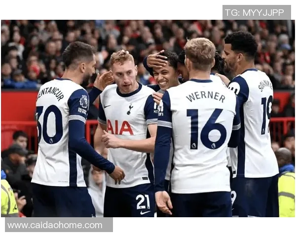 曼联击败热刺，豪取英超冠军之路第一步