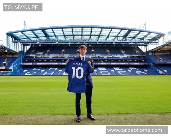 切尔西官方宣布签下新球员，提升中场实力