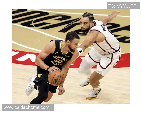 雄鹿逆转勇士，晋级总决赛——见证篮球场上的奇迹