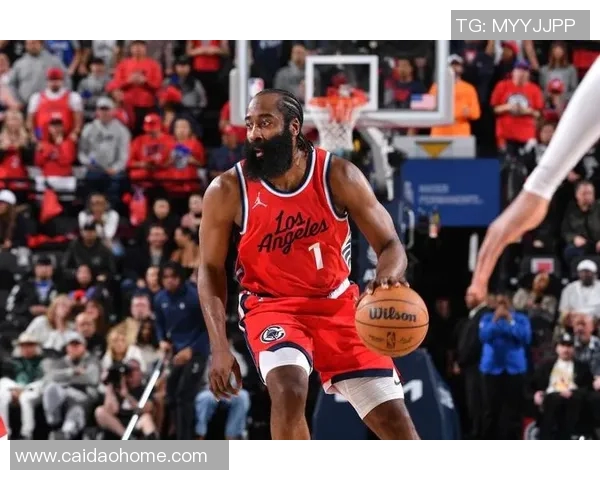 火箭主场大胜热火，哈登狂砍40分——引爆球迷激情